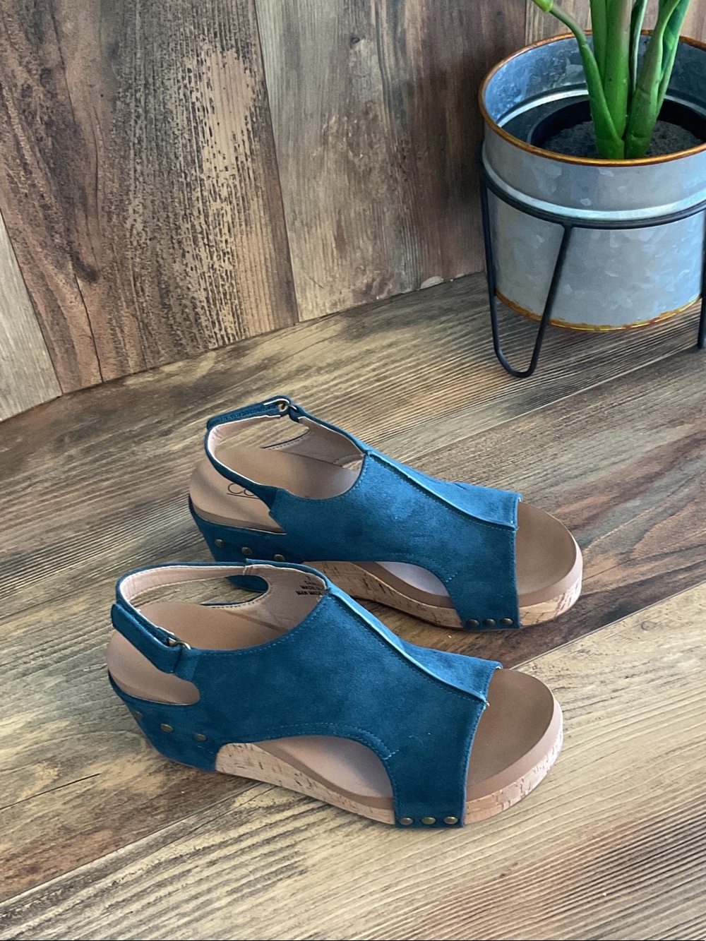 Corkys Carley Teal Suede Wedge Sandals 7 186B